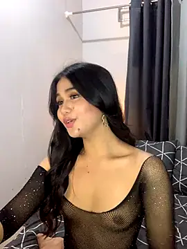 AngelHille online show from November 26, 2025, 5:58 pm