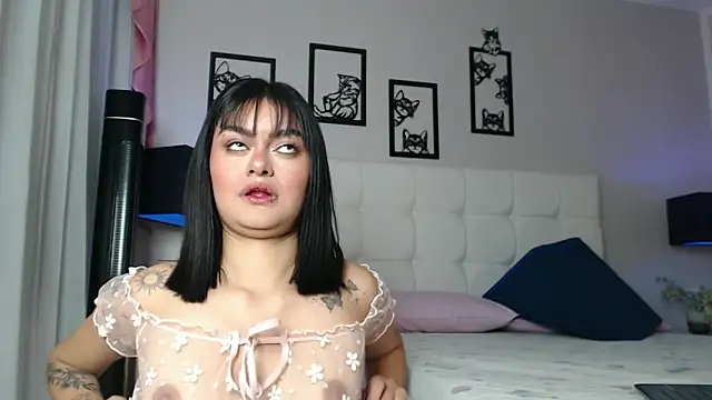 Snapshot of naty_luvinn chatting on September 24, 2025, 12:19 pm naty luvinn online show from September 24, 2025, 12:19 pm