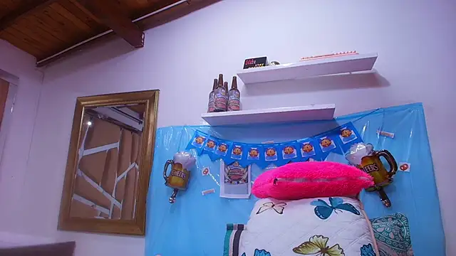 sweegirl69 online show from September 25, 2025, 11:58 am