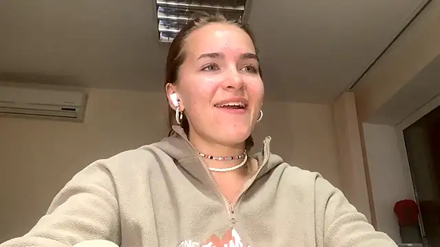 BunnyTiedeman online show from October 17, 2025, 3:03 pm