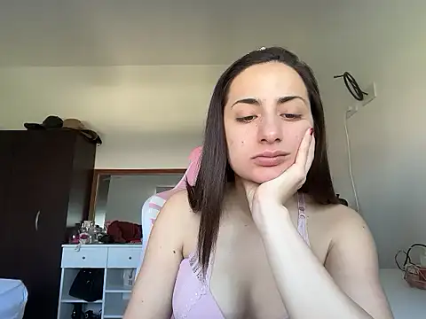 victorias22 online show from September 16, 2025, 4:52 pm