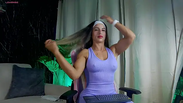 Emily Foxx01 online show from April 28, 2026, 10:48 pm
