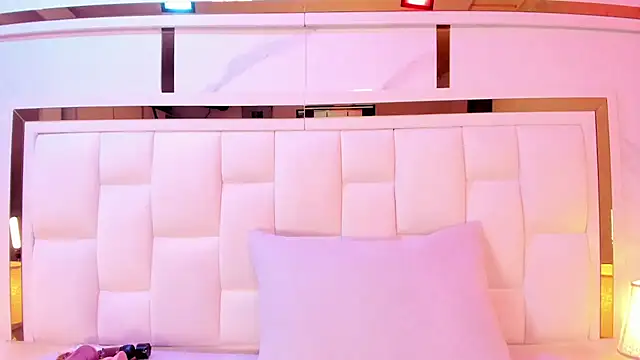 violet sm online show from February 6, 2026, 3:00 am