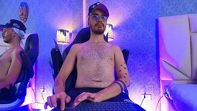 HairyDiamond  online show from September 20, 2025, 4:57 am