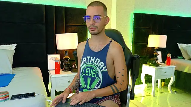 HairyDiamond  online show from September 22, 2025, 3:30 am