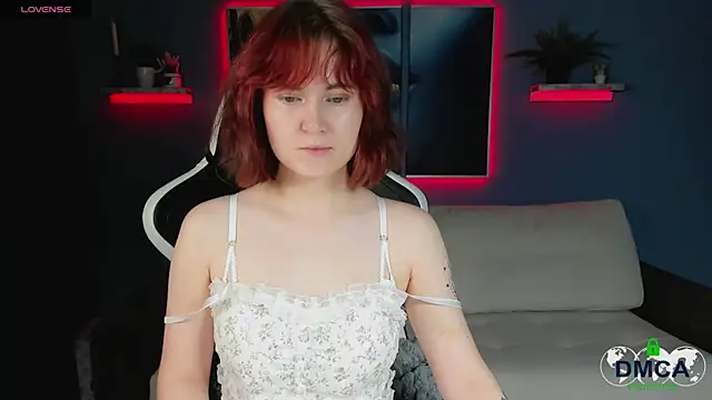 Roxy foxi online show from September 21, 2025, 1:07 am