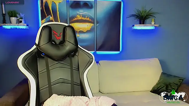 Roxy foxi online show from October 4, 2025, 1:14 am