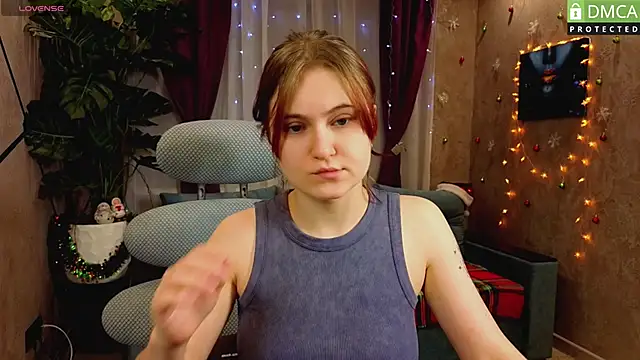 Roxy foxi online show from December 15, 2025, 1:10 am