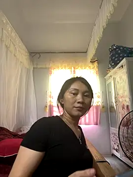 Almond-cute online show from September 9, 2025, 6:13 am