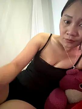 Almond-cute online show from September 15, 2025, 8:25 am