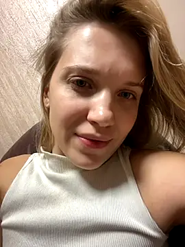 Snapshot of AlisaMyers chatting on October 2, 2025, 6:59 pm AlisaMyers online show from October 2, 2025, 6:59 pm