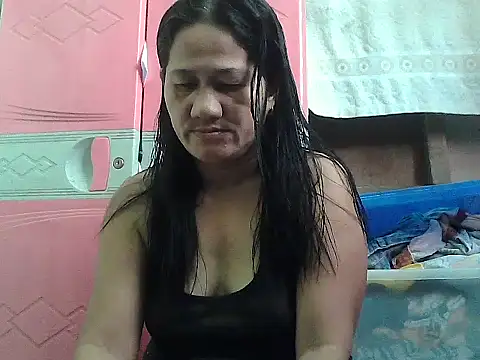 Snapshot of hotmama_063 chatting on October 7, 2025, 3:36 am hotmama 063 online show from October 7, 2025, 3:36 am