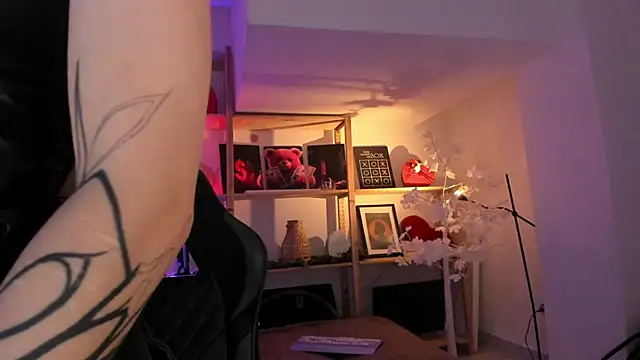 Sima Wendy online show from November 18, 2025, 7:13 am