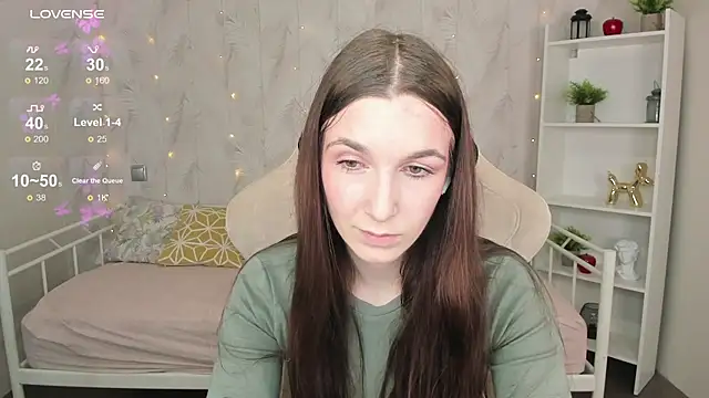 Miss   Eva online show from September 11, 2025, 12:11 am
