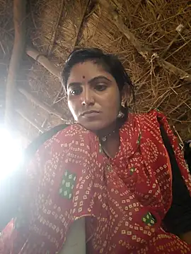 Snapshot of LUCKY_cut chatting on October 1, 2025, 4:29 am LUCKY cut online show from October 1, 2025, 4:29 am