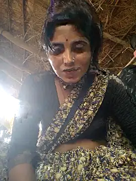 Snapshot of LUCKY_cut chatting on October 3, 2025, 2:08 am LUCKY cut online show from October 3, 2025, 2:08 am