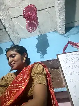 Snapshot of LUCKY_cut chatting on October 11, 2025, 8:40 pm LUCKY cut online show from October 11, 2025, 8:40 pm