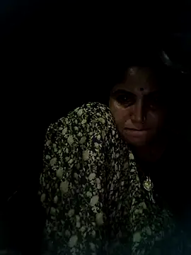 Snapshot of LUCKY_cut chatting on October 13, 2025, 1:00 pm LUCKY cut online show from October 13, 2025, 1:00 pm