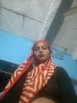 Snapshot of LUCKY_cut chatting on October 18, 2025, 11:38 pm LUCKY cut online show from October 18, 2025, 11:38 pm