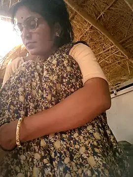 Snapshot of LUCKY_cut chatting on October 27, 2025, 3:43 am LUCKY cut online show from October 27, 2025, 3:43 am