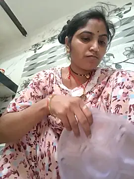 LUCKY cut online show from May 7, 2026, 1:33 am