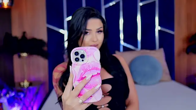 KylieKroftt online show from December 19, 2025, 9:44 pm