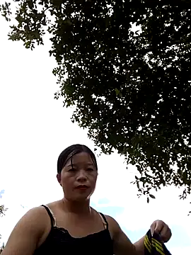 samsam-bae online show from September 19, 2025, 2:35 am