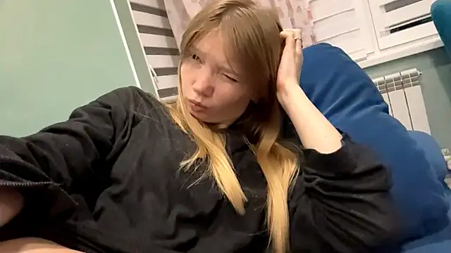 Snapshot of Sweet_horizon chatting on October 15, 2025, 8:09 pm Sweet horizon online show from October 15, 2025, 8:09 pm