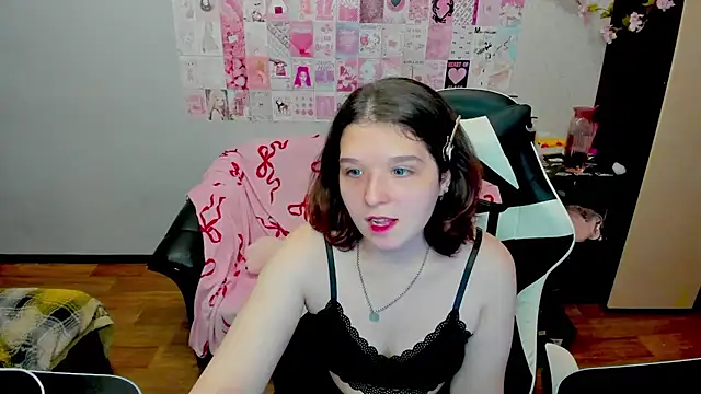 Snapshot of Acid_Kate chatting on September 27, 2025, 2:49 am Acid Kate online show from September 27, 2025, 2:49 am