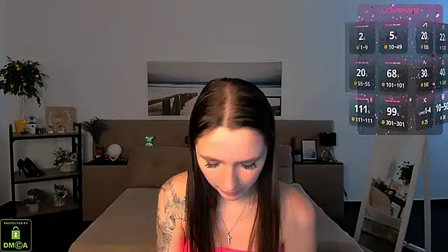 Snapshot of WildHoneyXO chatting on September 23, 2025, 6:05 am WildHoneyXO online show from September 23, 2025, 6:05 am