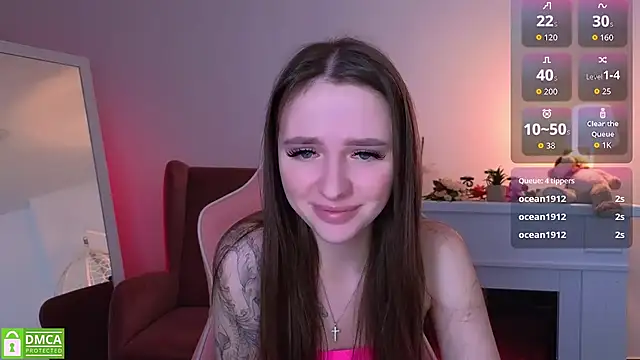 Snapshot of WildHoneyXO chatting on October 3, 2025, 5:59 am WildHoneyXO online show from October 3, 2025, 5:59 am