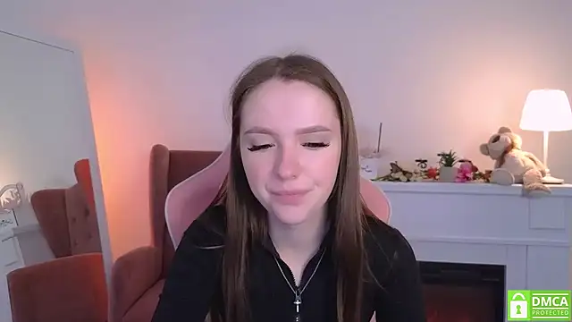 Snapshot of WildHoneyXO chatting on October 7, 2025, 5:37 am WildHoneyXO online show from October 7, 2025, 5:37 am