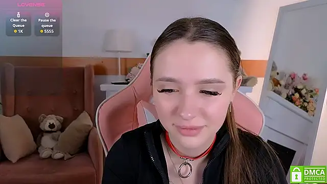 Snapshot of WildHoneyXO chatting on October 20, 2025, 6:03 am WildHoneyXO online show from October 20, 2025, 6:03 am