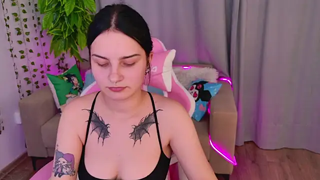 Snapshot of Angel_Braun chatting on September 8, 2025, 3:11 pm Angel Braun online show from September 8, 2025, 3:11 pm