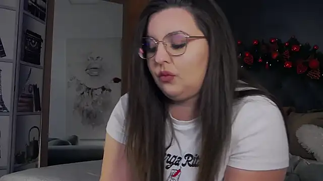 Mia Swano online show from December 5, 2025, 1:14 am