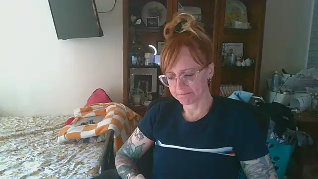 vintagelorraine online show from September 9, 2025, 3:55 pm