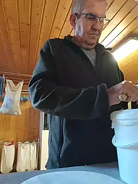 Oldmenhot66 online show from November 6, 2025, 7:53 am