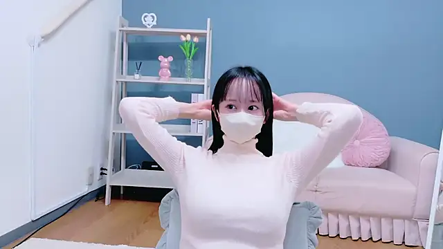 Kurumi chan  online show from October 5, 2025, 9:18 am