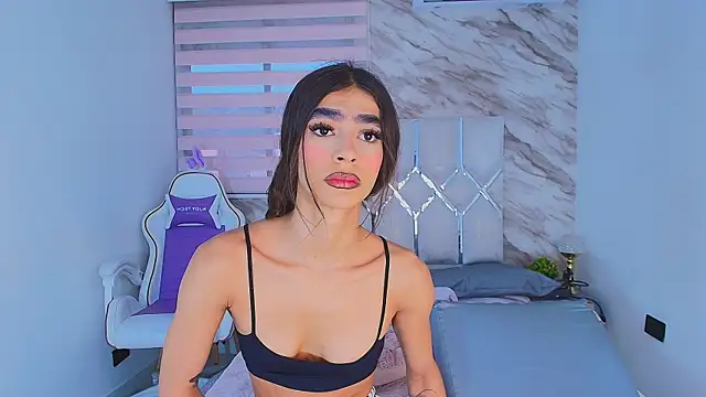 Snapshot of collet_1 chatting on July 3, 2026, 12:00 pm collet 1 online show from July 3, 2026, 12:00 pm