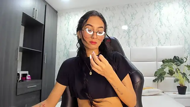 Snapshot of ValerySkinnyy chatting on September 20, 2025, 11:50 pm ValerySkinnyy online show from September 20, 2025, 11:50 pm