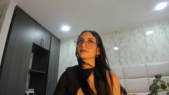 Snapshot of ValerySkinnyy chatting on September 25, 2025, 12:14 am ValerySkinnyy online show from September 25, 2025, 12:14 am