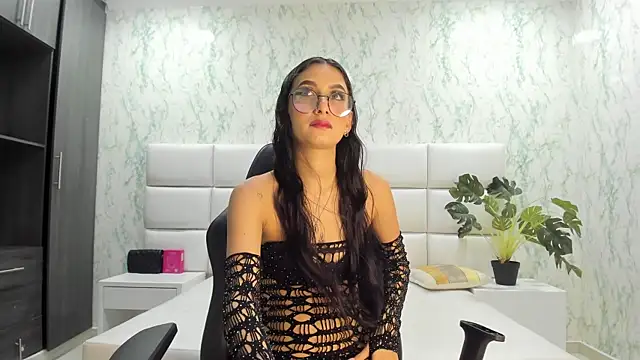 Snapshot of ValerySkinnyy chatting on October 10, 2025, 11:26 pm ValerySkinnyy online show from October 10, 2025, 11:26 pm