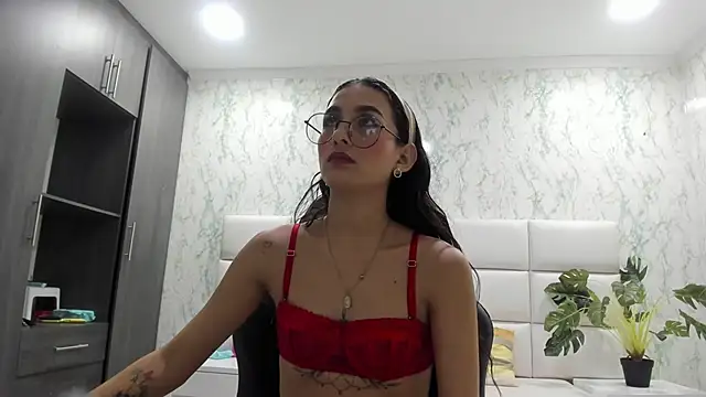 Snapshot of ValerySkinnyy chatting on October 20, 2025, 3:40 am ValerySkinnyy online show from October 20, 2025, 3:40 am