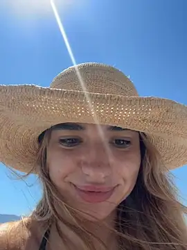 ItalianGirl online show from June 21, 2026, 12:41 pm