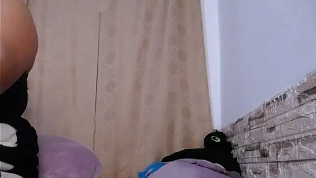 Snapshot of Bicky_24 chatting on May 1, 2026, 8:52 am Bicky 24 online show from May 1, 2026, 8:52 am