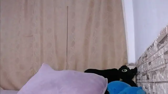 Snapshot of Bicky_24 chatting on May 4, 2026, 8:21 am Bicky 24 online show from May 4, 2026, 8:21 am