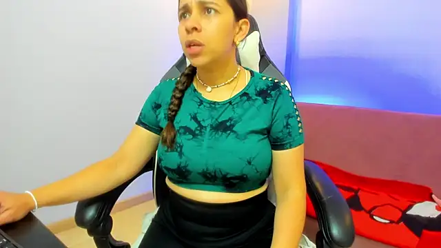 CataleyaAmaya online show from October 16, 2025, 12:17 pm