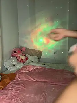 Snapshot of LunaTemptress_ chatting on October 7, 2025, 5:15 am LunaTemptress  online show from October 7, 2025, 5:15 am