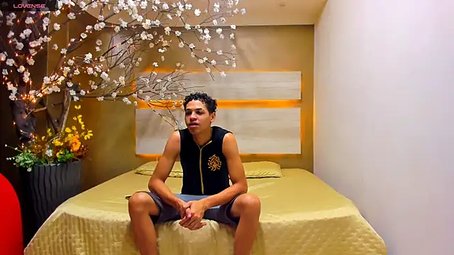 Mycandyfor You online show from September 25, 2025, 5:27 pm