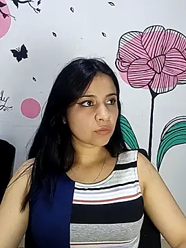 Snapshot of ValerieLove_ chatting on September 26, 2025, 7:18 pm ValerieLove online show from September 26, 2025, 7:18 pm